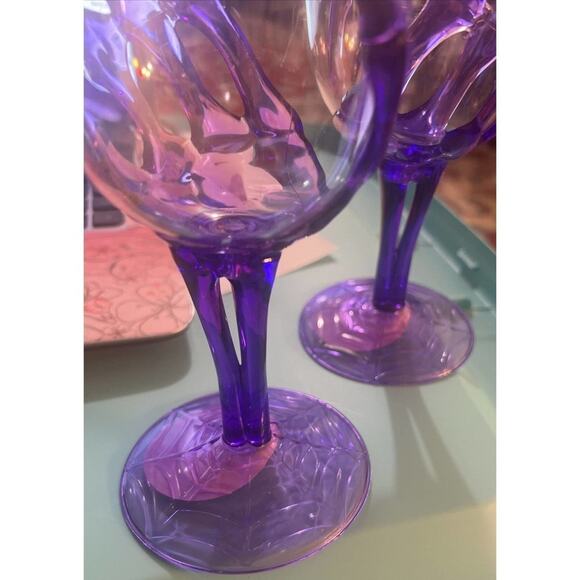 DRINKING GLASSES RESIN Lot Of 2 Purple‎ Skeleton Hand Resin Wine Glasses - Picture 9 of 9